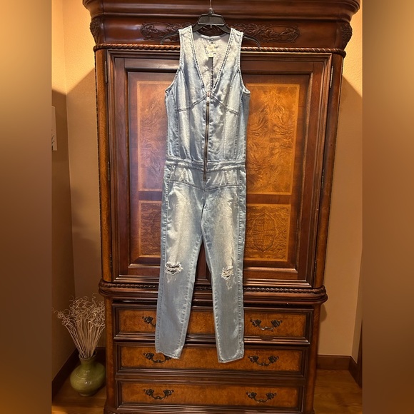 Guess Pants Suit - Picture 1 of 5